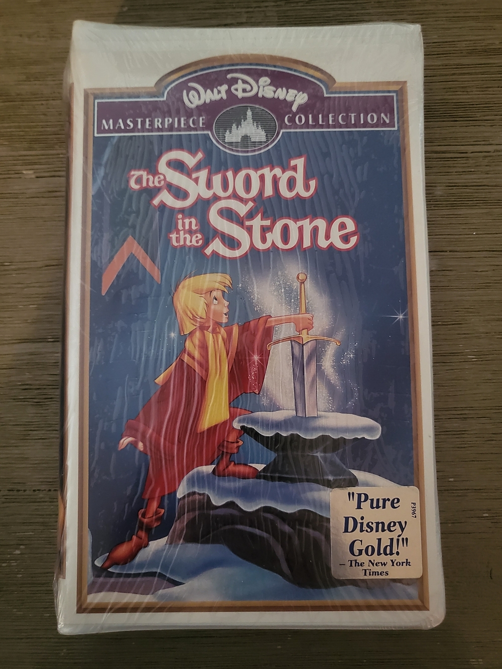 NIB Sealed Walt Disney Masterpiece The Sword in the Stone VHS Clamshell